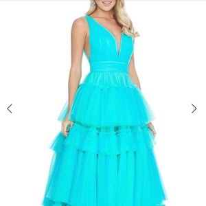AshleyLauren NEW tags size 10 unaltered no imperfections aqua tulle a-line gown